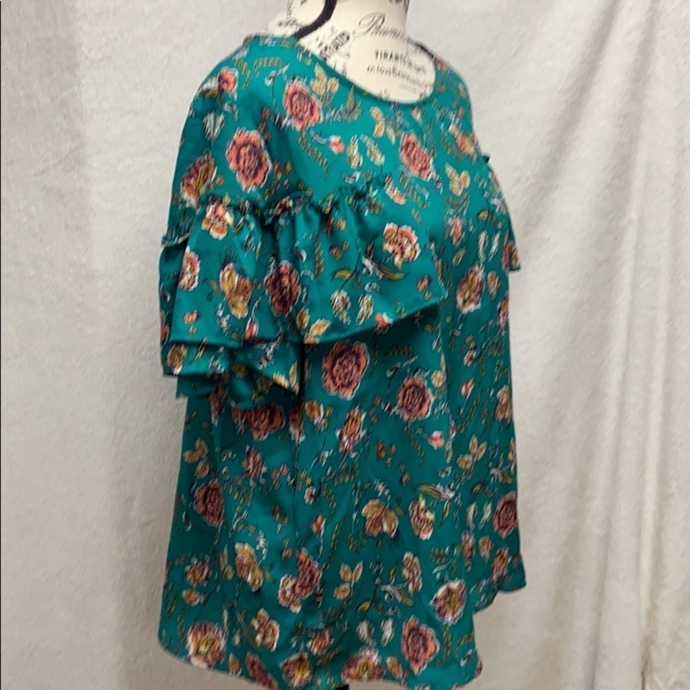 xhilaration Women's green flowered blouse with ruffles, XL, NWT